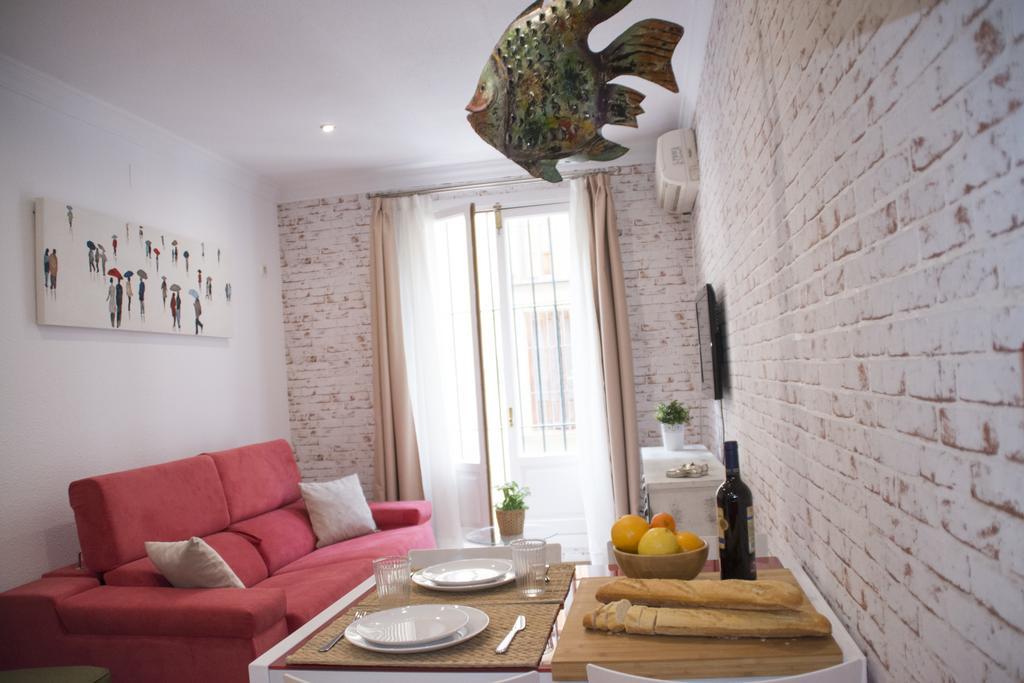 Apartamentos Sevilla Palace Экстерьер фото