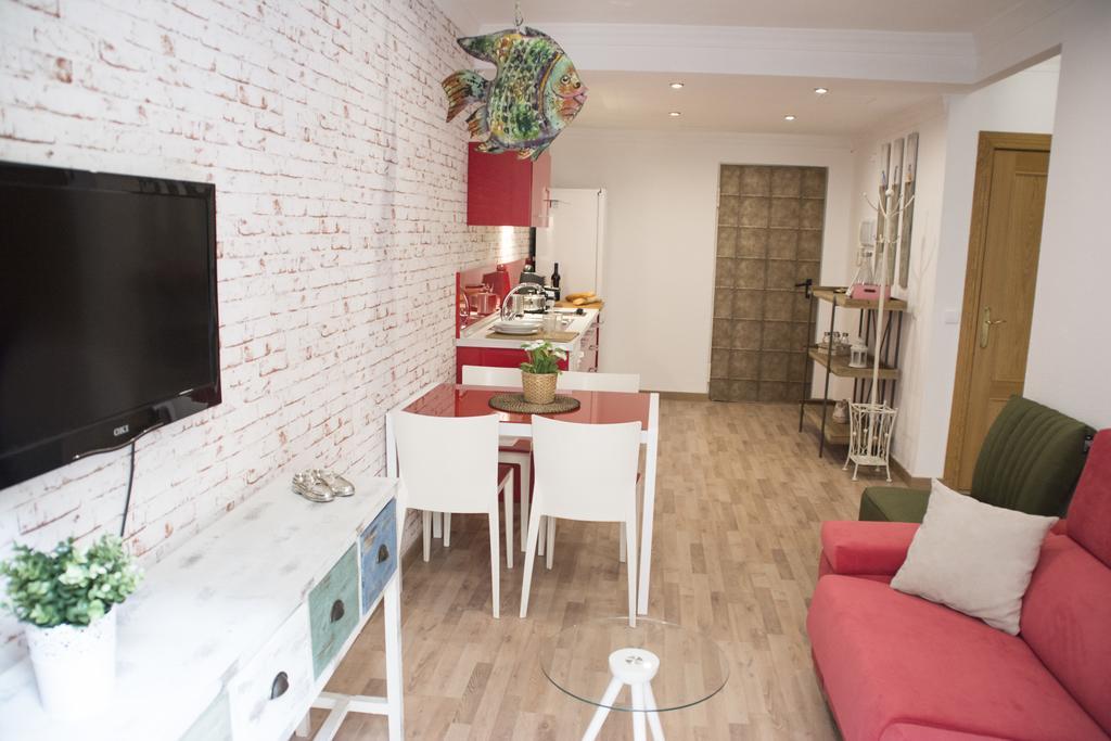Apartamentos Sevilla Palace Экстерьер фото