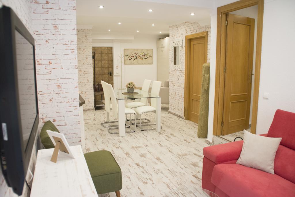Apartamentos Sevilla Palace Экстерьер фото
